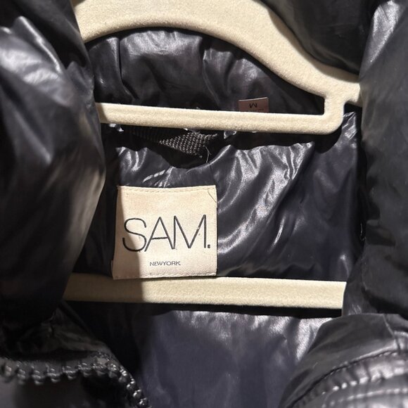 SAM New York Black Puffer Vest Women’s Size M Quilted Down Insulated Zip vest. - Picture 2 of 6